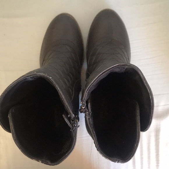 Arizona Jeans dark gray zip up block heel round toe quilted ankle booties size 7 - Picture 10 of 14